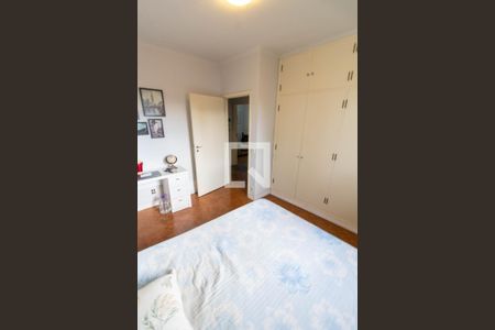 QUARTO 1 de apartamento para alugar com 2 quartos, 70m² em Vila Itapura, Campinas