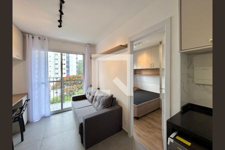 Cozinha  de apartamento para alugar com 1 quarto, 27m² em Campo Belo, São Paulo