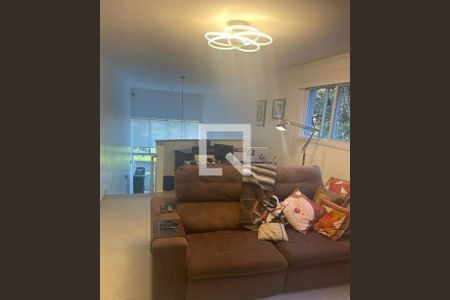 Casa para alugar com 4 quartos, 210m² em Vila Pedra Branca, São Paulo