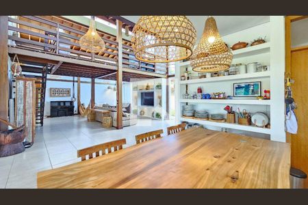 Casa à venda com 3 quartos, 353m² em Vila Velha, Santana de Parnaíba