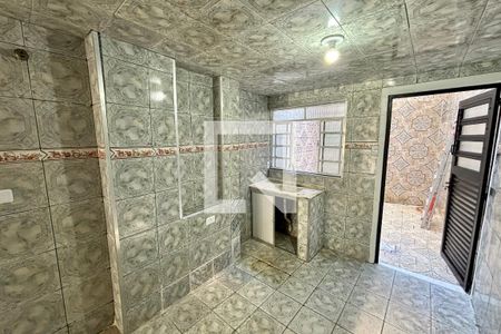 Cozinha  de casa para alugar com 1 quarto, 60m² em Vila Paranagua, São Paulo