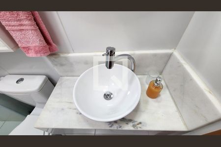 Banheiro - torneira de kitnet/studio para alugar com 1 quarto, 29m² em Barra, Salvador