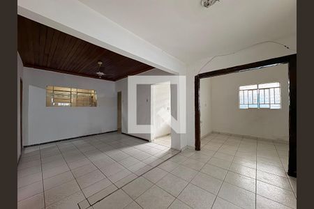 Casa para alugar com 2 quartos, 160m² em Pompéia, Belo Horizonte