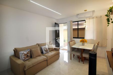 Sala de casa à venda com 2 quartos, 64m² em Irajá, Rio de Janeiro