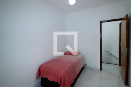 Quarto 1 de casa à venda com 2 quartos, 64m² em Irajá, Rio de Janeiro