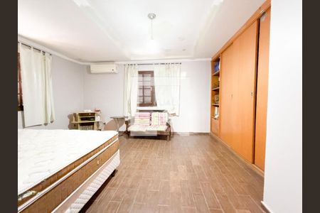 Casa à venda com 4 quartos, 300m² em Vila Missionaria, São Paulo