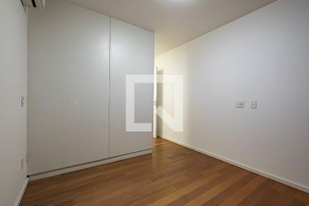 Suíte 1 de apartamento para alugar com 2 quartos, 150m² em Jardim das Bandeiras, São Paulo