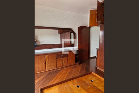 Casa à venda com 3 quartos, 200m² em Vila Mazzei, Santo André