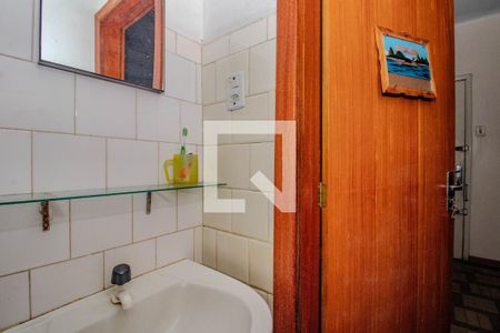 Banheiro de apartamento para alugar com 1 quarto, 45m² em São João, Porto Alegre