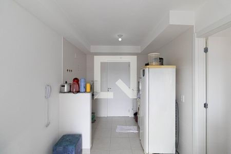 Sala/Cozinha/Área de Serviço  de apartamento para alugar com 1 quarto, 24m² em Vila Ré, São Paulo