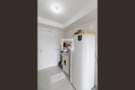 Sala/Cozinha/Área de Serviço  de apartamento para alugar com 1 quarto, 24m² em Vila Ré, São Paulo