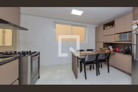 Cozinha  de apartamento para alugar com 3 quartos, 107m² em Petrópolis, Porto Alegre