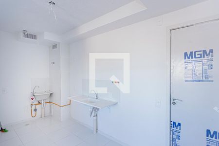 Sala, cozinha e área de serviço de apartamento para alugar com 2 quartos, 32m² em Vila Pereira Cerca, São Paulo