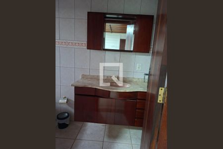 Banheiro de casa de condomínio à venda com 4 quartos, 230m² em Loteamento Caminhos de San Conrado (Sousas), Campinas