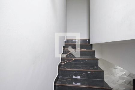 Escada de casa à venda com 3 quartos, 144m² em Solar do Madeira, Contagem