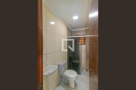 Banheiro Social de casa de condomínio para alugar com 2 quartos, 100m² em Rio Branco, Canoas