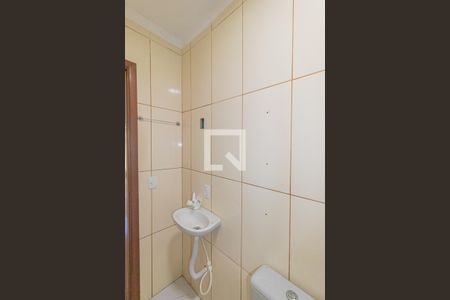 Banheiro Social de casa de condomínio para alugar com 2 quartos, 100m² em Rio Branco, Canoas