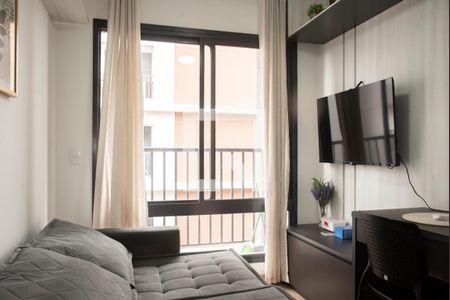 Sala de kitnet/studio para alugar com 1 quarto, 28m² em Mirandópolis, São Paulo