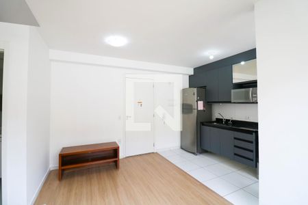 Sala / Cozinha de apartamento para alugar com 2 quartos, 43m² em Santo Amaro, São Paulo