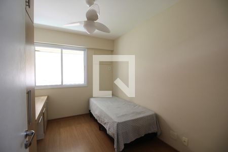Quarto 1 de apartamento para alugar com 2 quartos, 80m² em Taquara, Rio de Janeiro