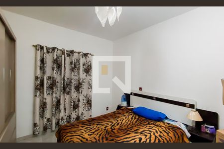 Casa à venda com 2 quartos, 95m² em Vila Domitila, São Paulo