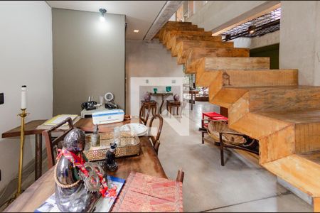 Sala de casa à venda com 3 quartos, 350m² em Alto Barroca, Belo Horizonte
