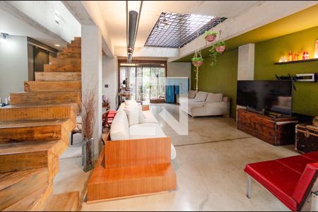 Sala de casa à venda com 3 quartos, 350m² em Alto Barroca, Belo Horizonte