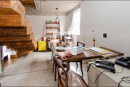 Sala de casa à venda com 3 quartos, 350m² em Alto Barroca, Belo Horizonte
