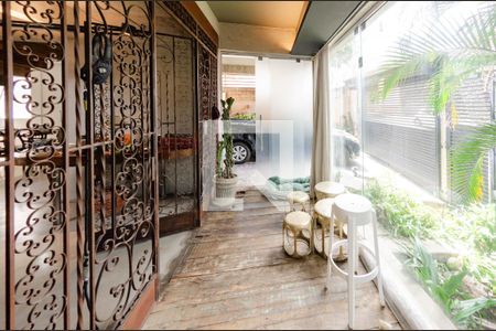 Hall de entrada de casa à venda com 3 quartos, 350m² em Alto Barroca, Belo Horizonte