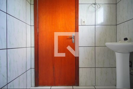 Banheiro de kitnet/studio para alugar com 1 quarto, 70m² em Scharlau, São Leopoldo