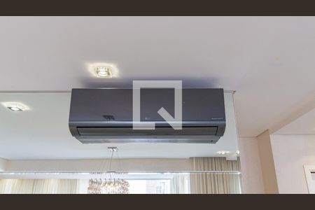 Detalhe - Sala de Jantar de apartamento à venda com 3 quartos, 177m² em Jardim Analia Franco, São Paulo