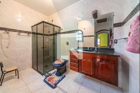 Banheiro  de casa à venda com 3 quartos, 191m² em Vila Marina, Santo André