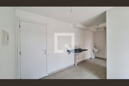 Sala Cozinha e Área de serviço de apartamento à venda com 2 quartos, 34m² em Parque Industrial Tomas Edson, São Paulo