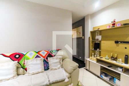 Sala de casa para alugar com 2 quartos, 68m² em Conjunto Residencial José Bonifácio, São Paulo