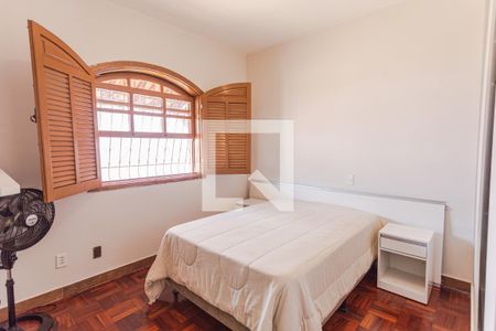 Suíte de casa para alugar com 4 quartos, 360m² em Fernão Dias, Belo Horizonte