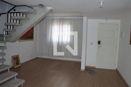 Casa de Condomínio para alugar com 3 quartos, 72m² em Jardim Ipes, Cotia