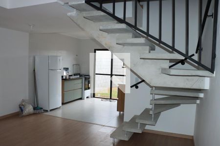 Casa de Condomínio para alugar com 3 quartos, 72m² em Jardim Ipes, Cotia