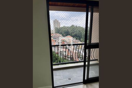 Sala de apartamento para alugar com 3 quartos, 90m² em Jardim Maria Rosa, Taboão da Serra