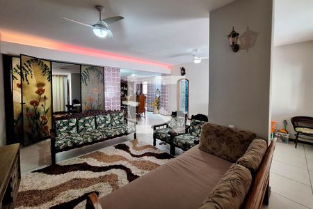 Sala 1 de apartamento à venda com 3 quartos, 165m² em Icaraí, Niterói