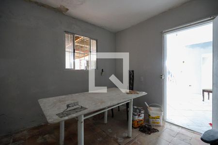 Quarto de casa para alugar com 1 quarto, 70m² em Jardim Leme, Taboão da Serra