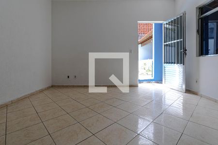 Sala de casa para alugar com 3 quartos, 480m² em Vila Nova Cintra, Mogi das Cruzes