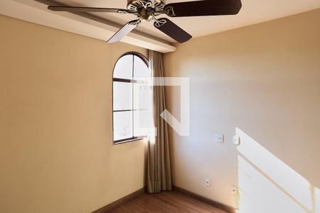 Quarto de apartamento à venda com 2 quartos, 73m² em Horto, Belo Horizonte