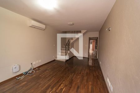 Sala de casa à venda com 2 quartos, 136m² em Vila Feliz, São Paulo