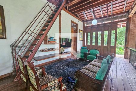 Sala de casa de condomínio para alugar com 4 quartos, 400m² em Vila Santo Antônio, Guarujá