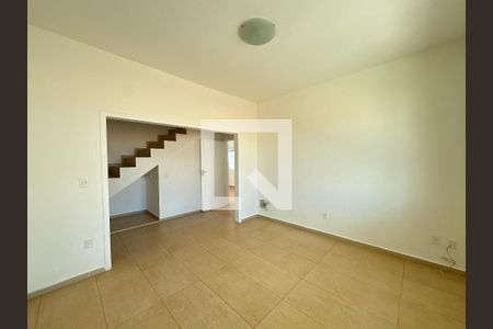 Casa para alugar com 3 quartos, 1000m² em Joá, Lagoa Santa