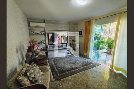 Casa à venda com 4 quartos, 250m² em Piratininga, Niterói