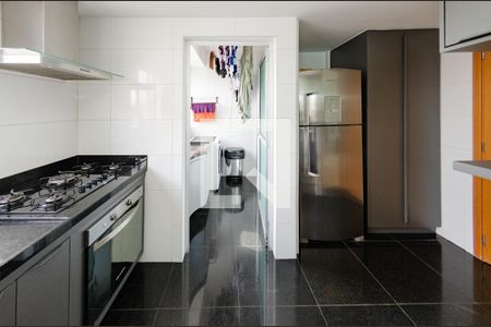 Cozinha de apartamento à venda com 4 quartos, 120m² em Sagrada Família, Belo Horizonte