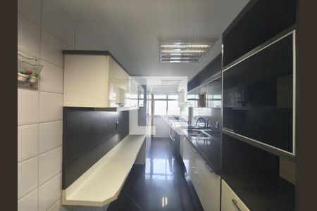 Cozinha e Área de Serviço de apartamento para alugar com 3 quartos, 223m² em Freguesia (jacarepaguá), Rio de Janeiro