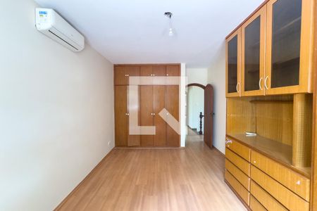 Quarto 1 de casa para alugar com 4 quartos, 224m² em Sumaré, São Paulo