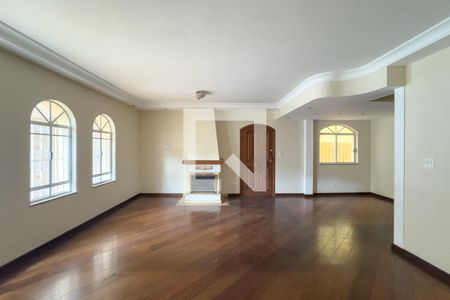 Sala de casa para alugar com 4 quartos, 224m² em Sumaré, São Paulo